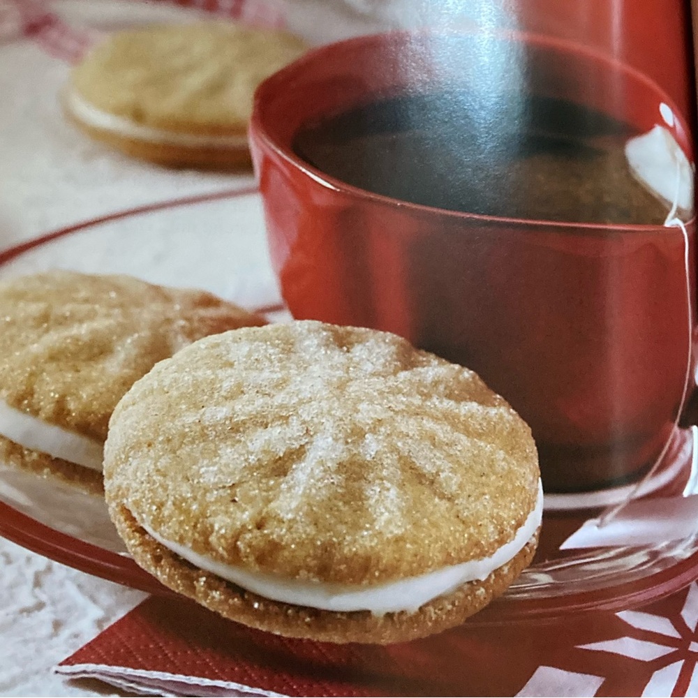 NWOT Pillsbury Holiday Cookbook - Picture 15 of 16